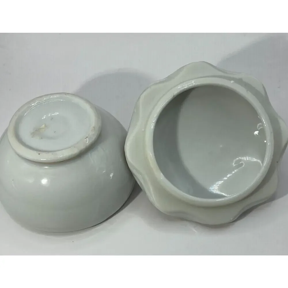Unbranded trinket box
