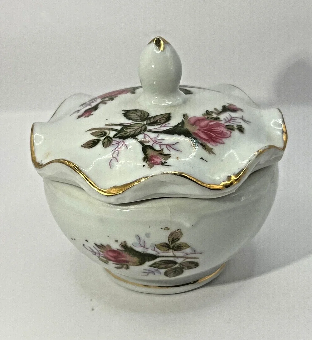 Trinket Box w/ Lid Floral Porcelain Gold Trim 3.5 in diameter Scalloped Vintage