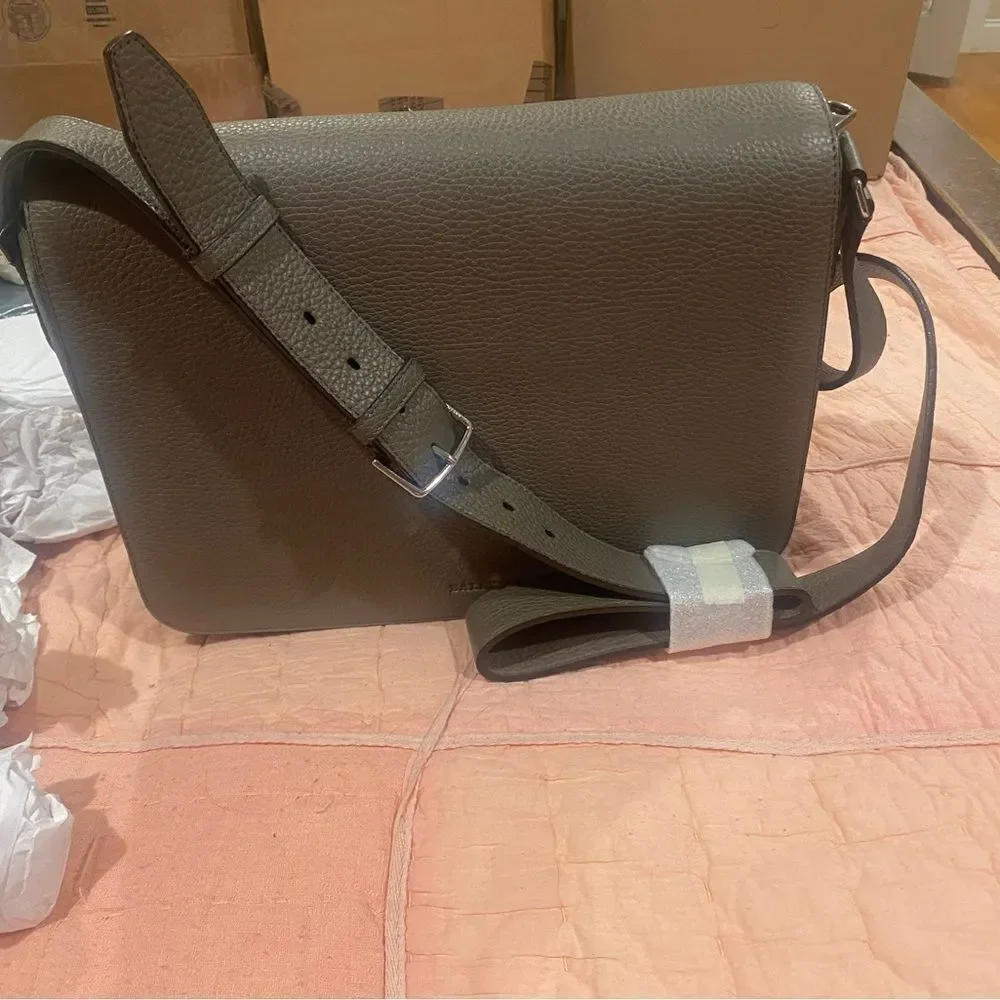 Bally grey coppet