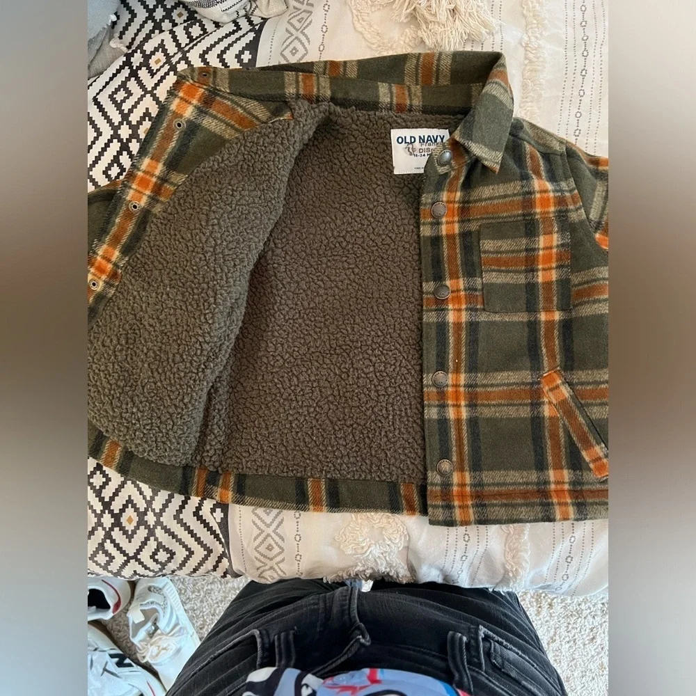 LIKE NEW Old Navy fleece lined coat