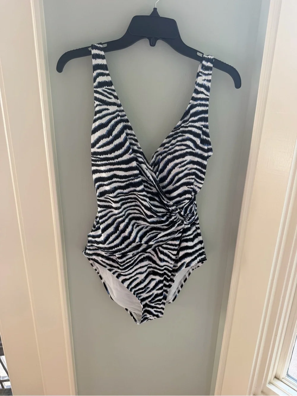 Tommy Bahama like new