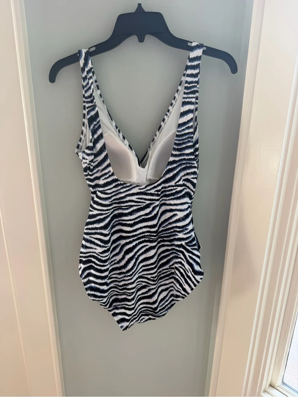 Tommy Bahama like new
