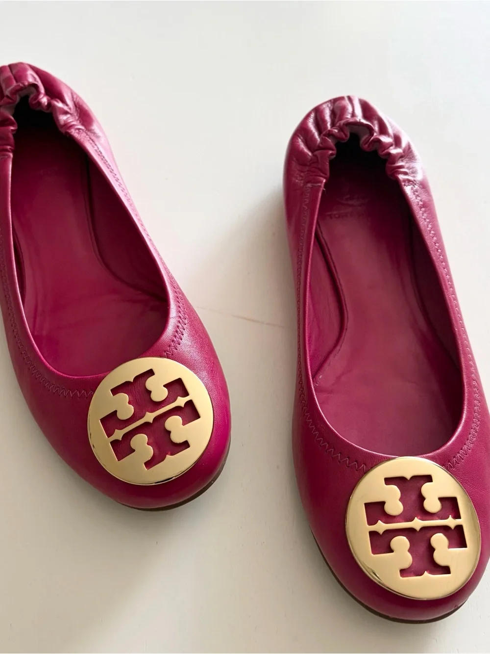 Tory Burch Pink Leather Reva Ballet Flats with Gold Logo Medallions Size 7