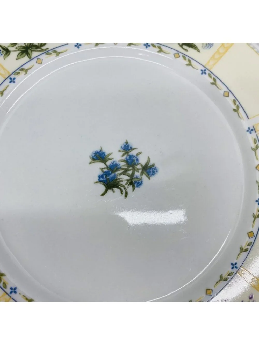 Lynns China fine multiple