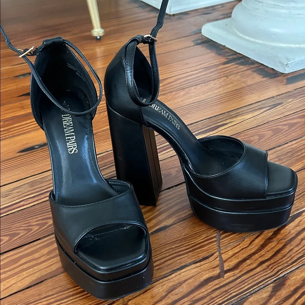 Dream pairs black platform heels
