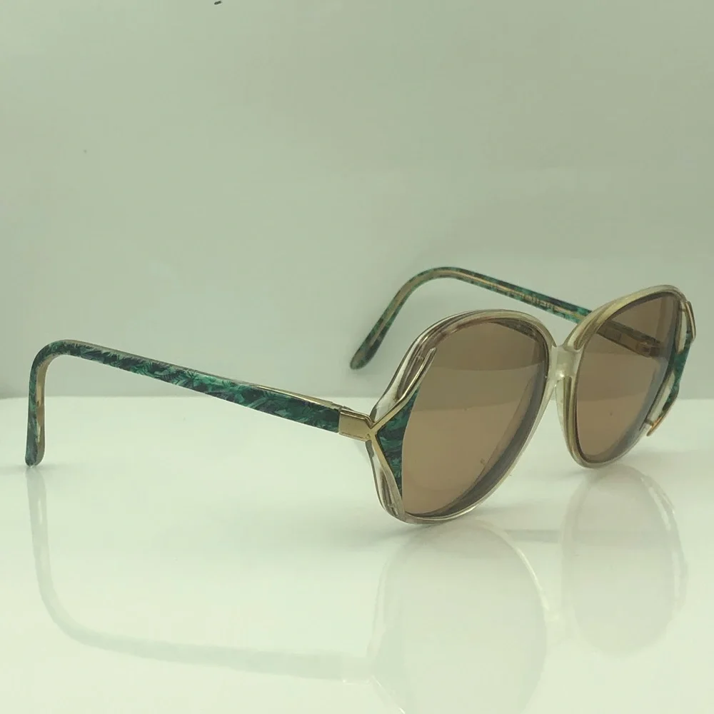 Svank Optical listing pair