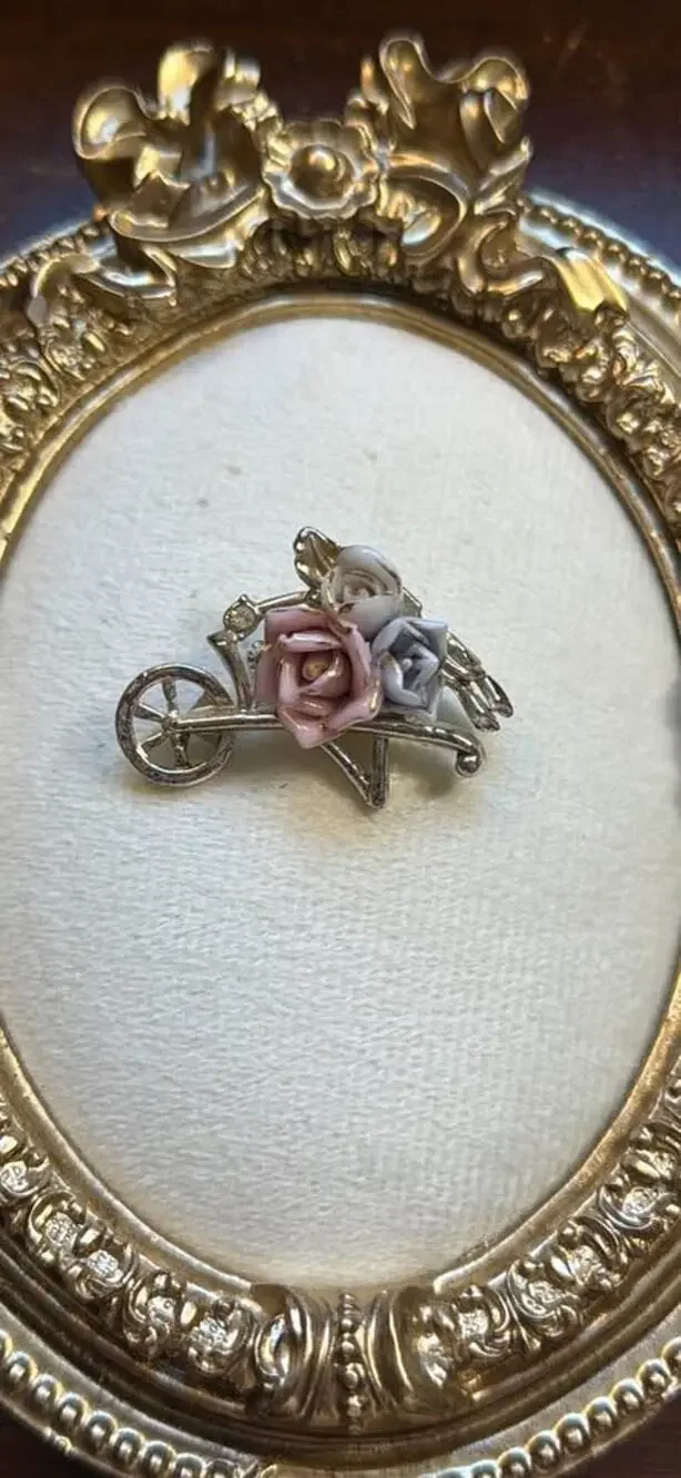 Vintage Cottagecore 90s Wheelbarrow Pin with Gold Leaf Pastel Flowers