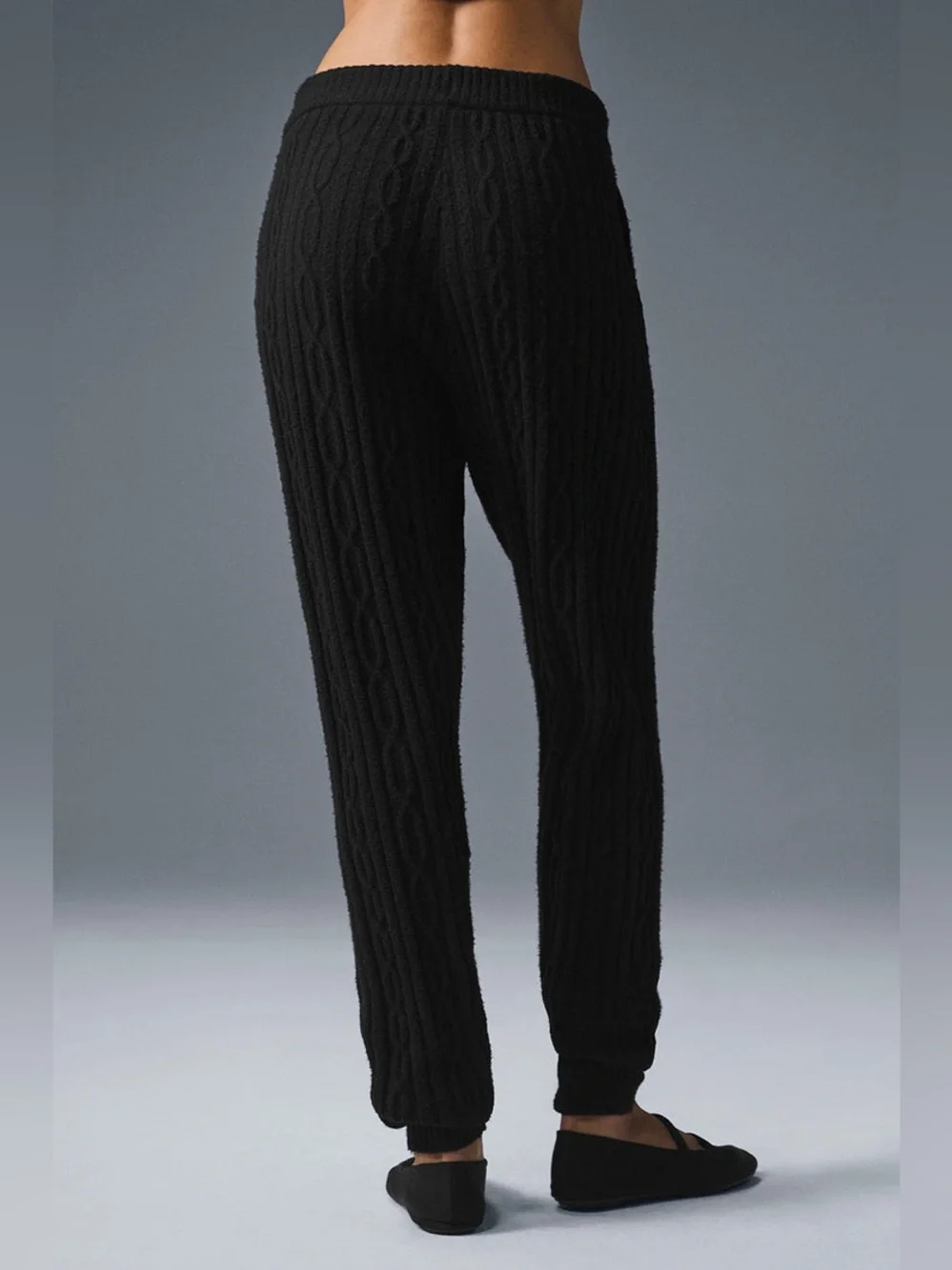 ALO Yoga joggers retail