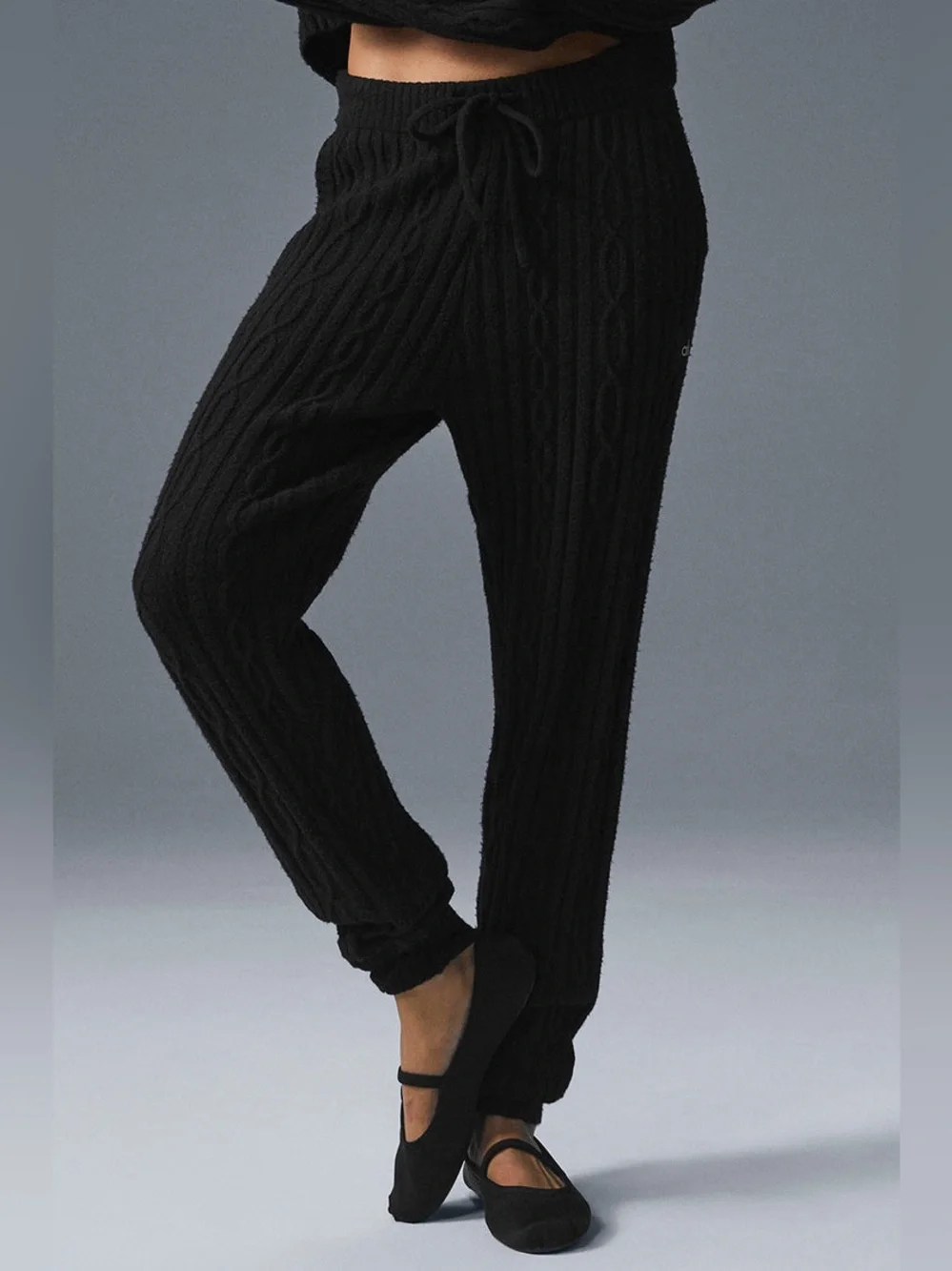 ALO Yoga joggers retail
