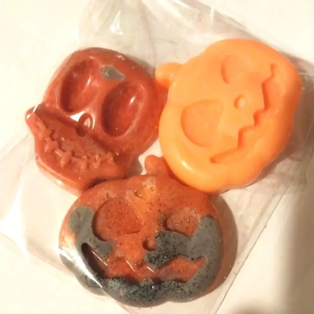Hand crafted Hunted Candy-Land wax melts