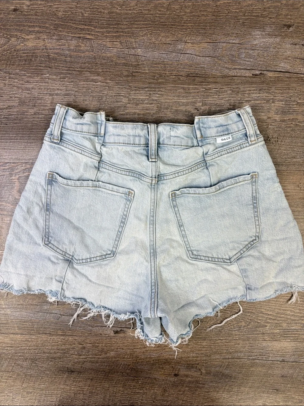 DAZE Tough Love High Rise Distressed Denim Shorts Light Wash Size 26