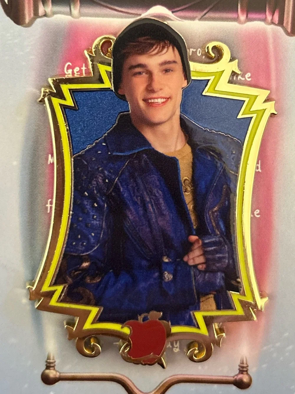 PALM pink à la mode Disney descendants Ben pin