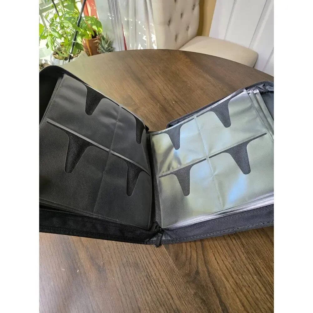 Vintage CD/DVD Nylon carrying case holder with‎ strap-holds 32 CD's