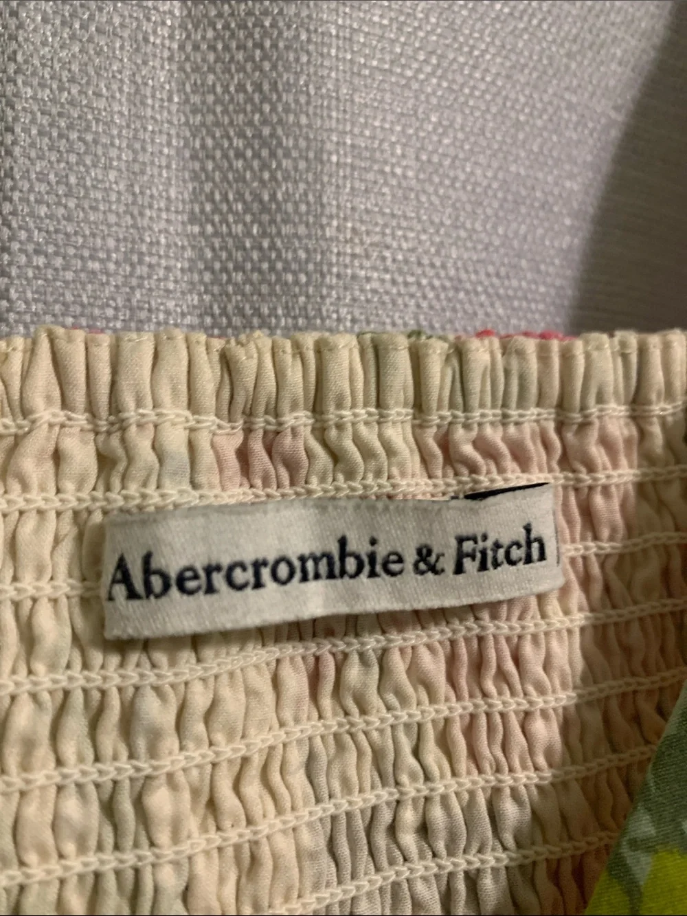 Abercrombie & Fitch seasonal leaf accents