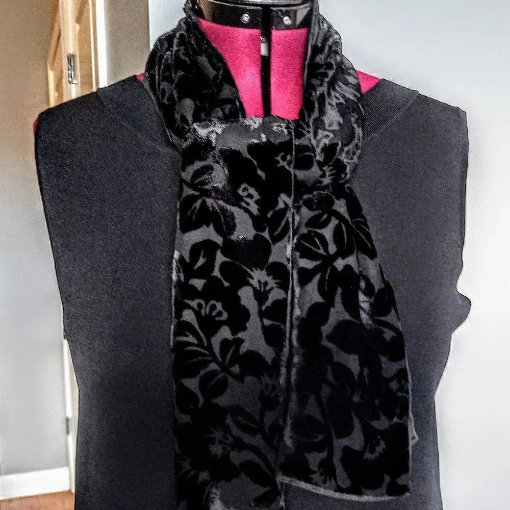 Jacqueline Ferrar velvet burnout