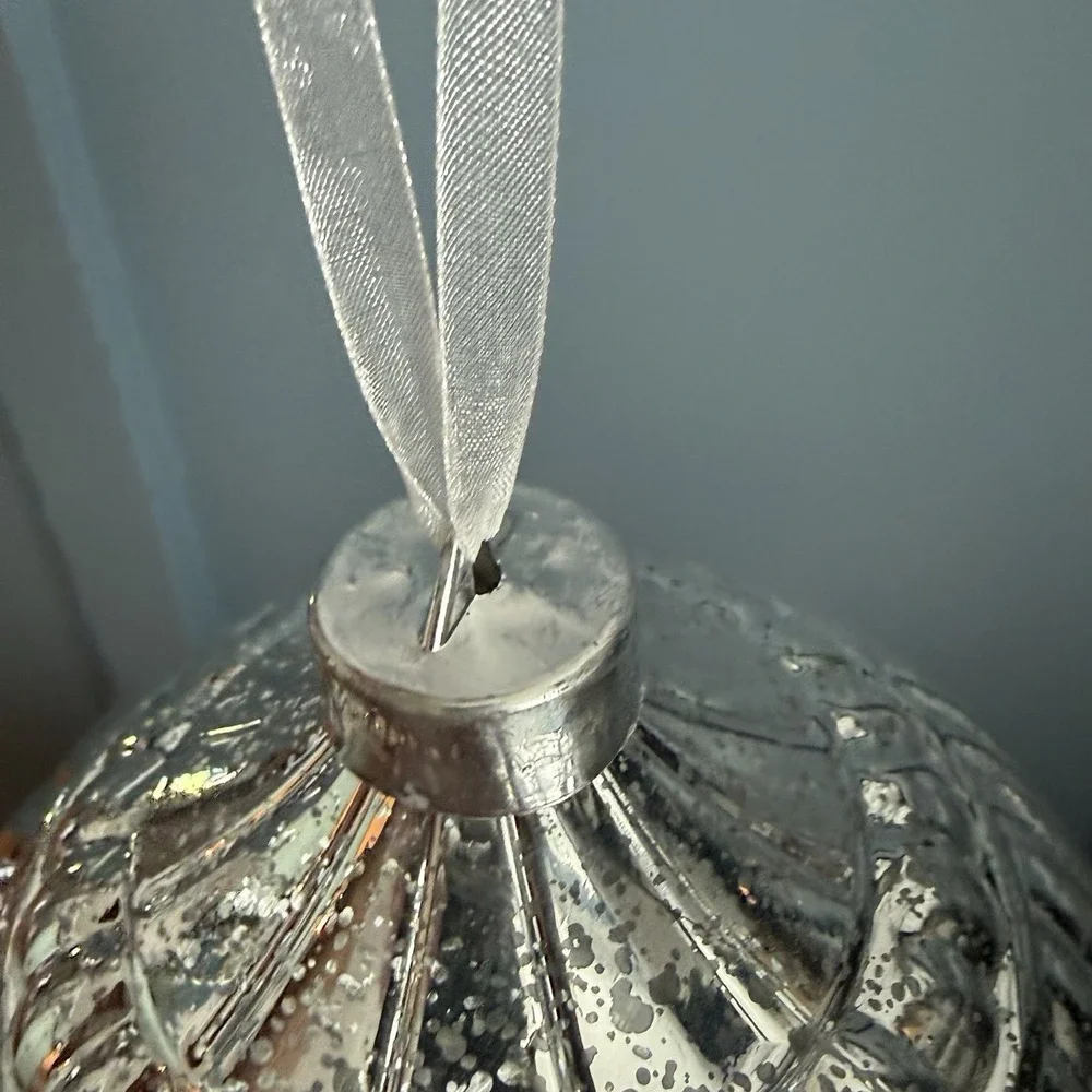 NWT Set of 4 Silver Mercury Glass Finish Shatter Resist Finial Ornaments 6