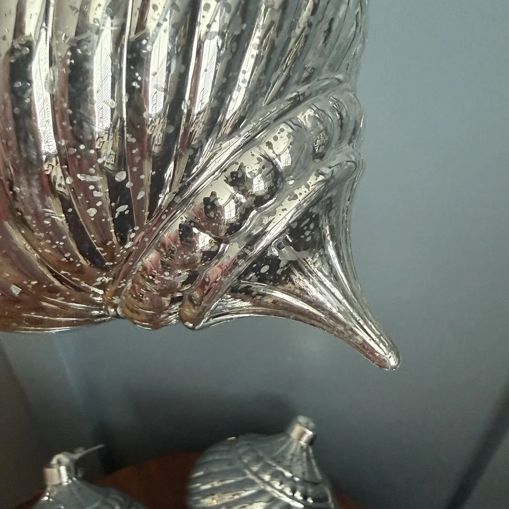 NWT Set of 4 Silver Mercury Glass Finish Shatter Resist Finial Ornaments 6