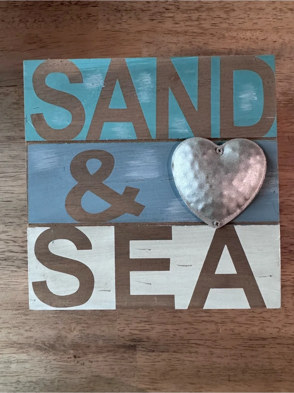 SAND & SEA Coastal storage box with Metal Heart - Blue, White, Brown