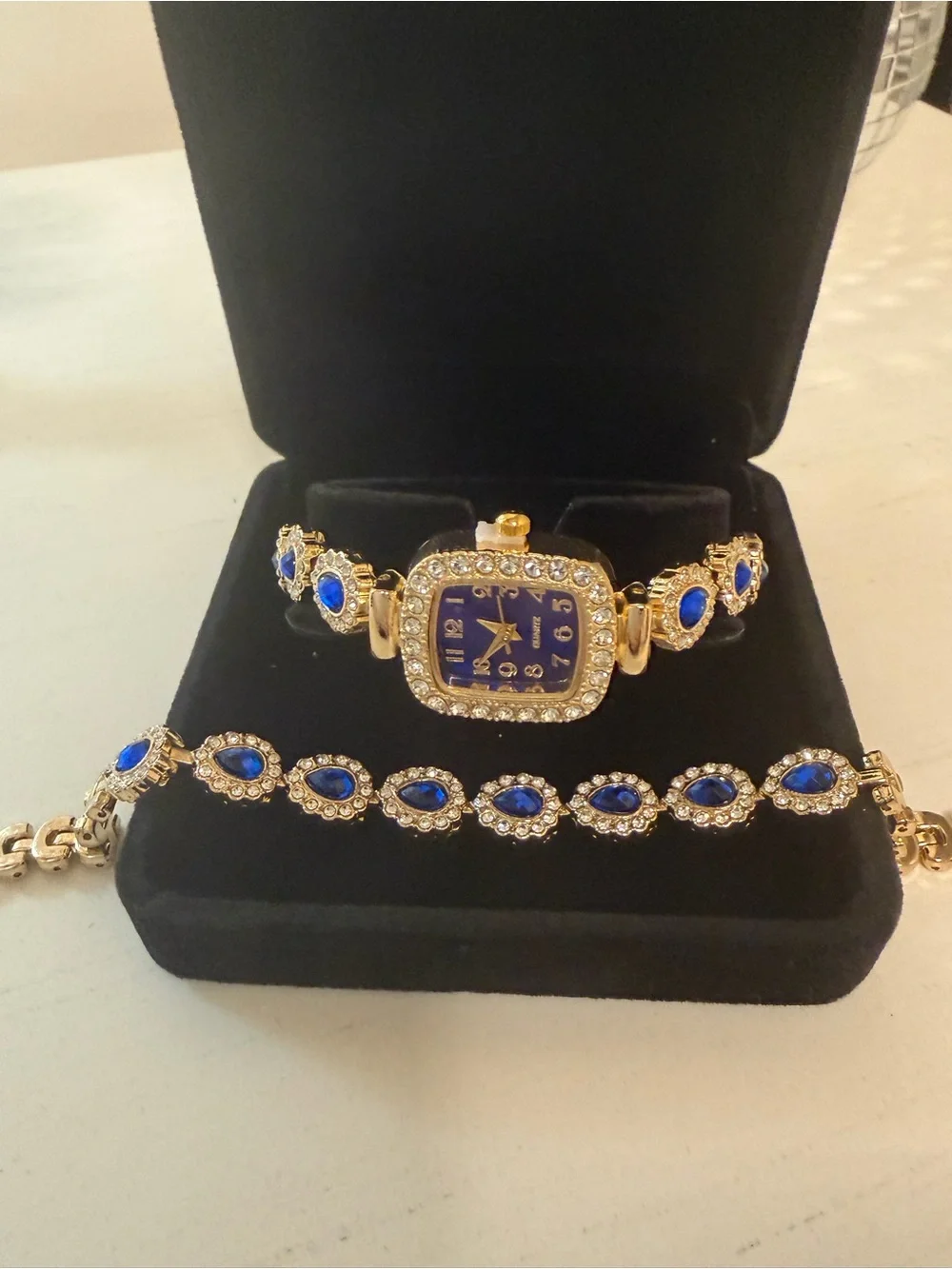 N/A gold tone
