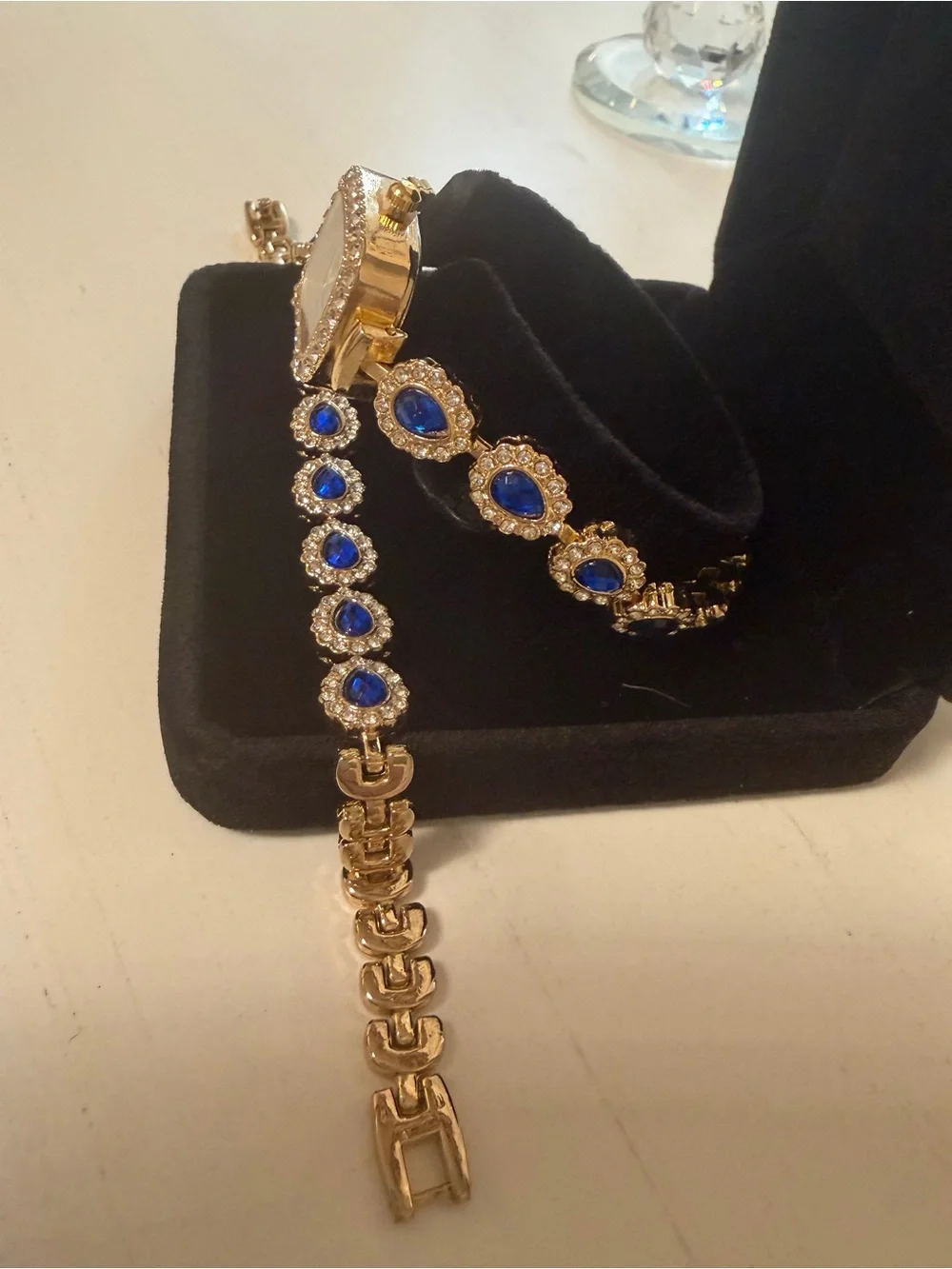 N/A gold tone