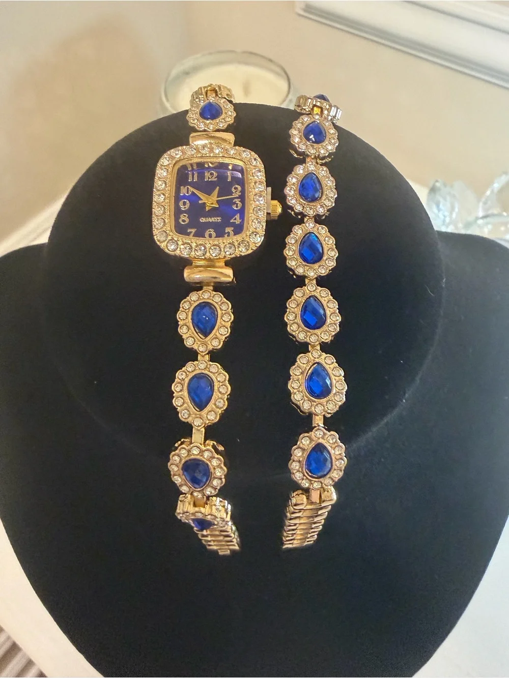 N/A gold tone