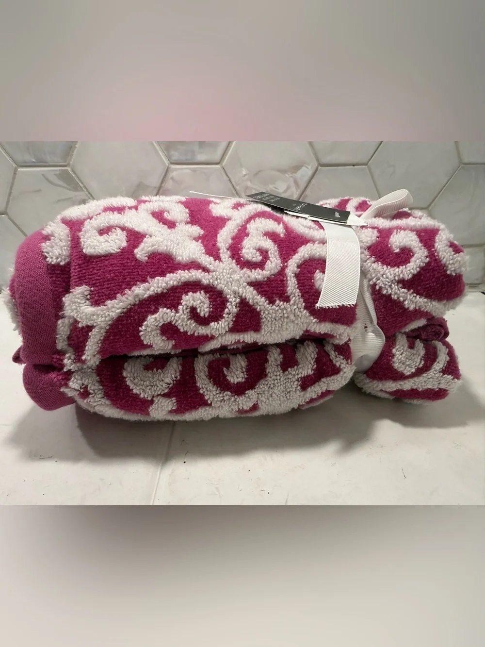 Tahari Home Embossed Scroll Hand Towels NWT 2 Pack Fuschia & White