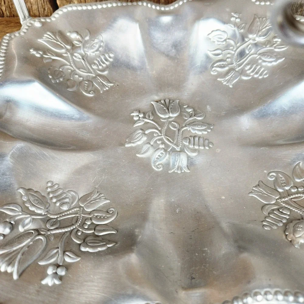 Unbranded vintage hand