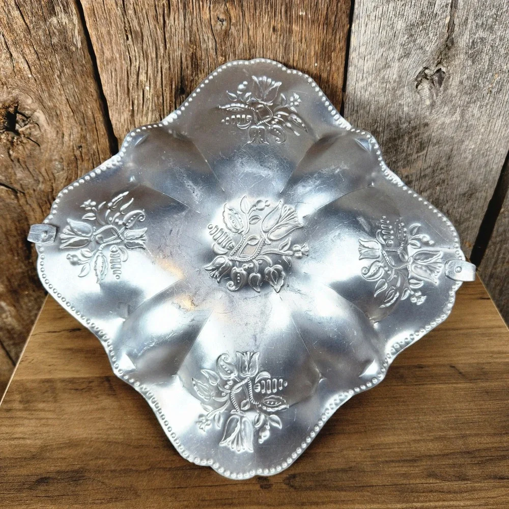 Unbranded vintage hand