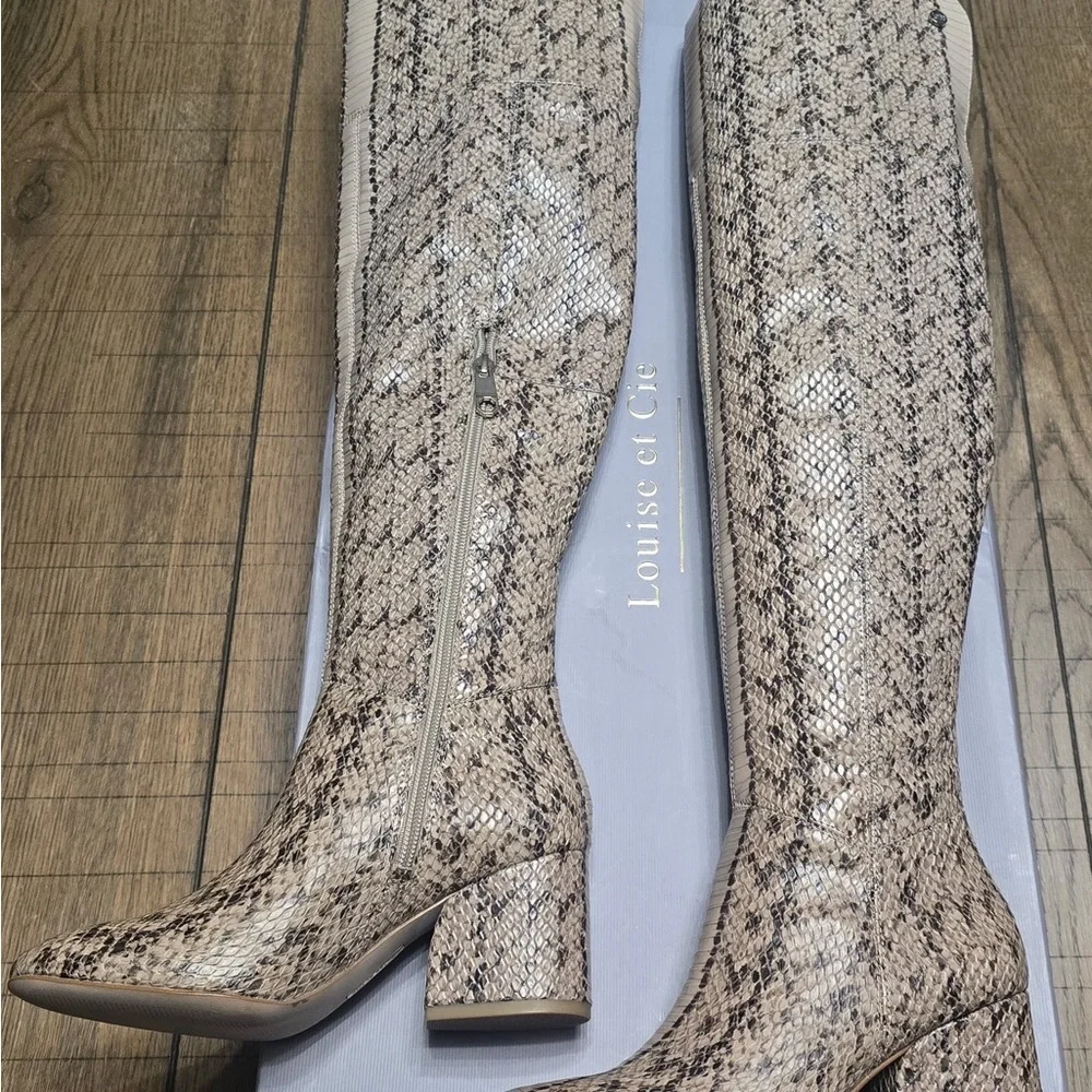 Louise et Cie Snakeskin Pattern Over the Knee Boots Women’s 6 NWT