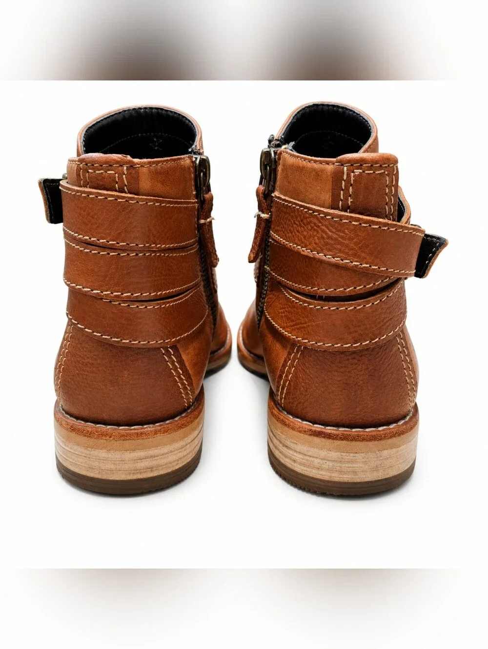 Clarks artisan brown