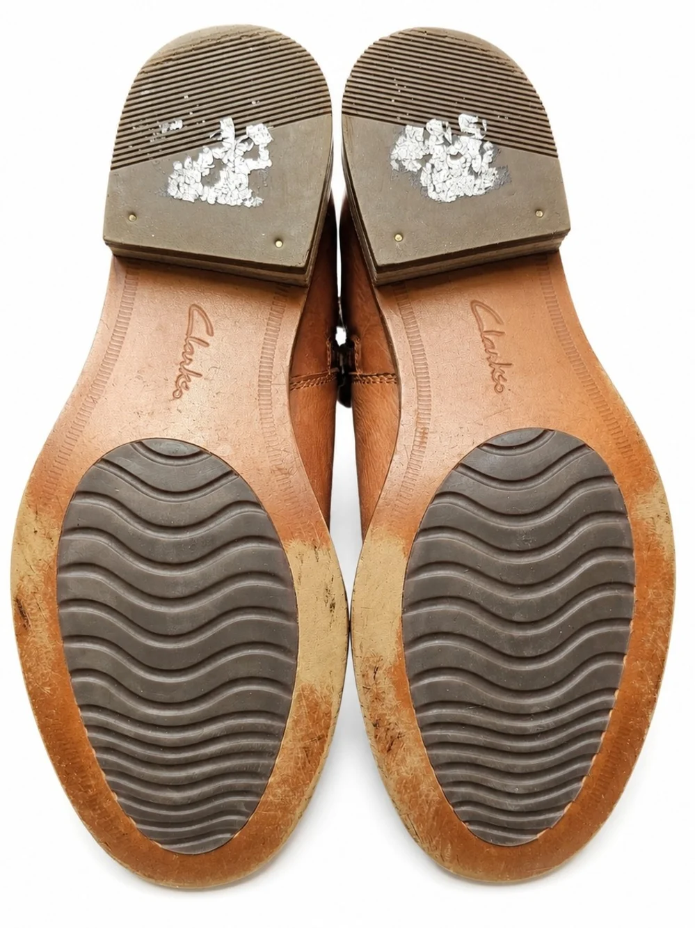 Clarks artisan brown