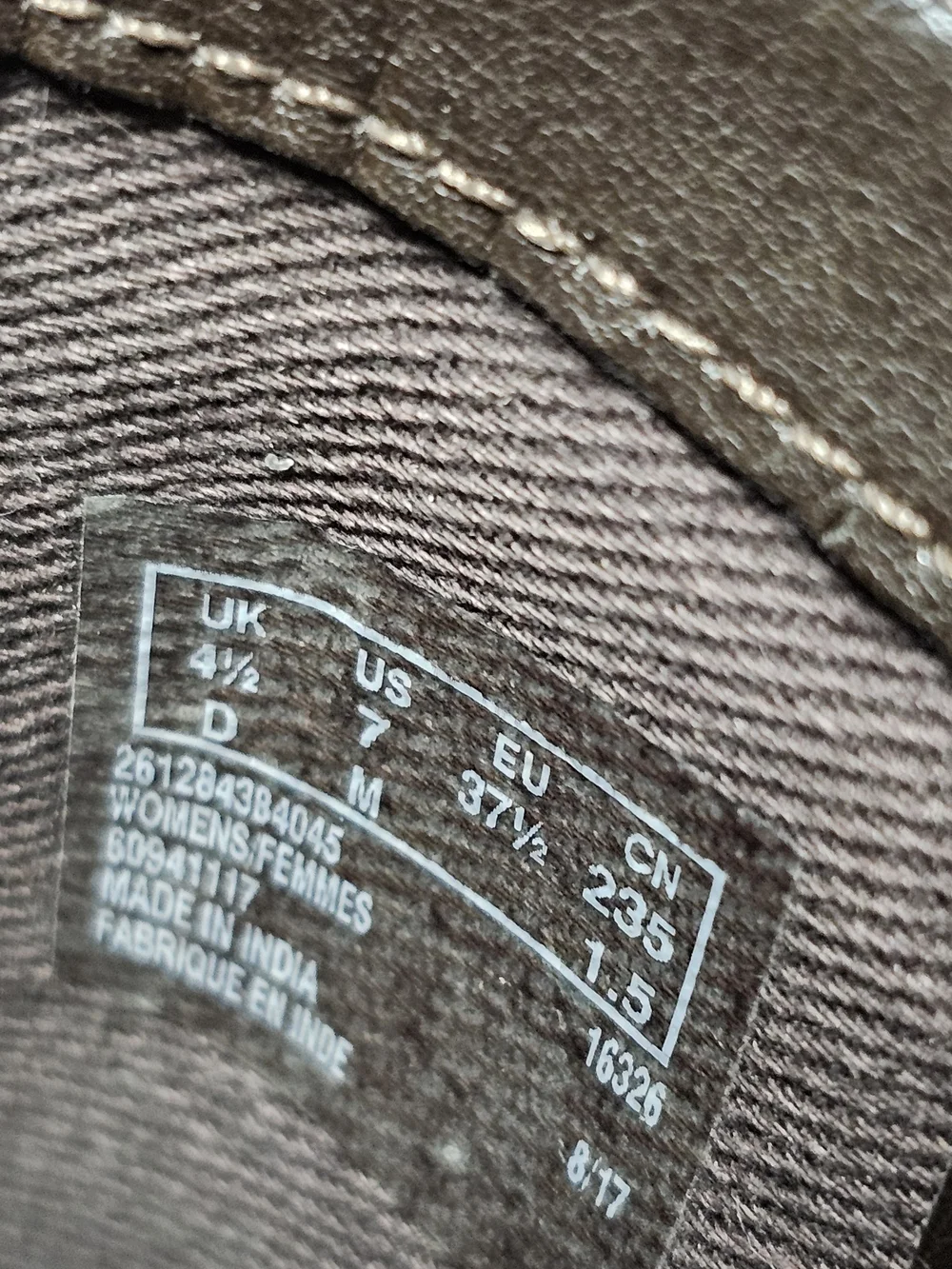 Clarks artisan brown