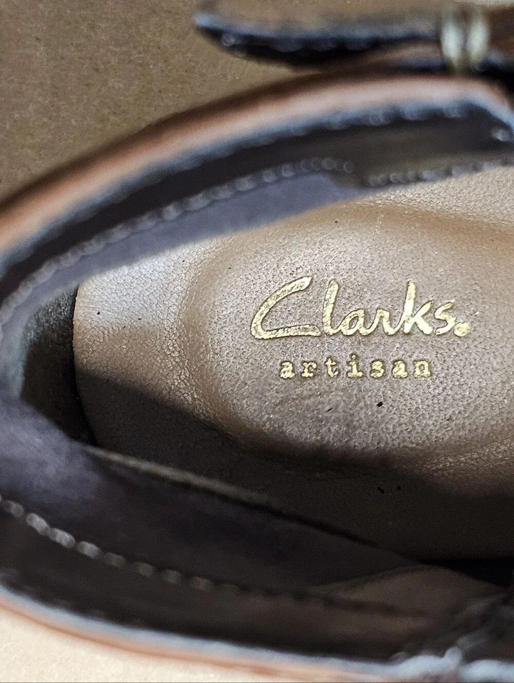 Clarks artisan brown