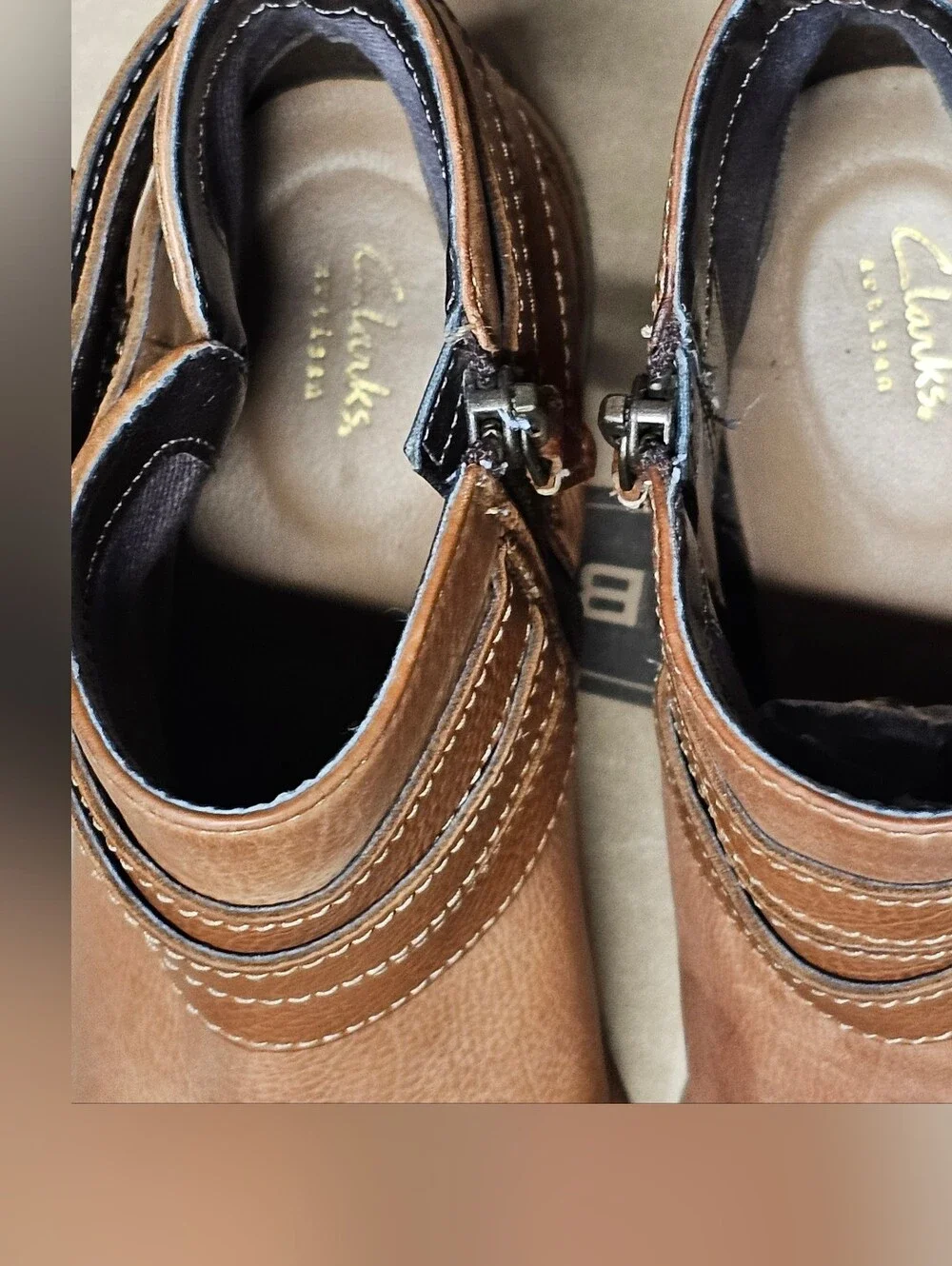 Clarks artisan brown