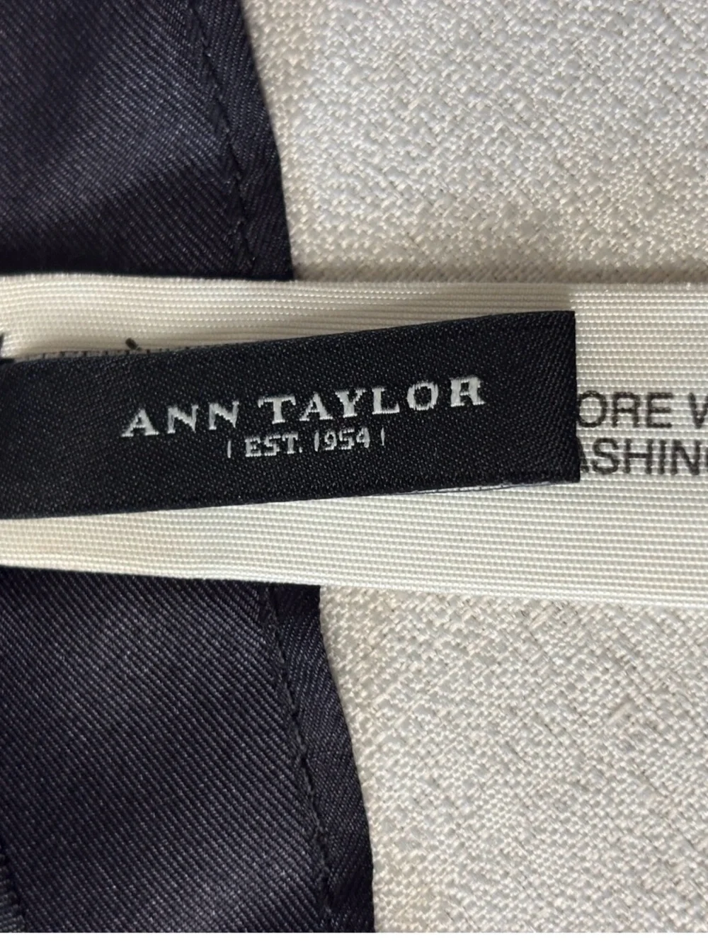 NEW Ann Taylor Shoe Print Silky Satin Square Scarf Black White Red Hearts NWT