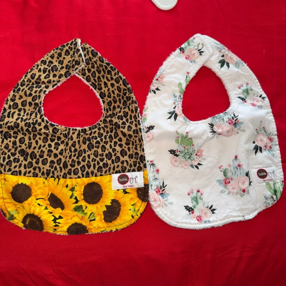 Koala Kids‎ Leopard and Floral Bib Duo