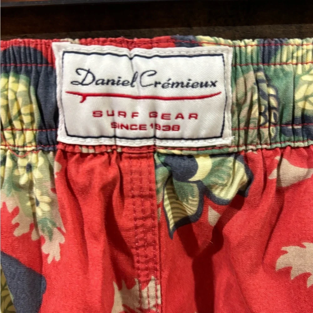 Daniel Cremieux vibrant floral