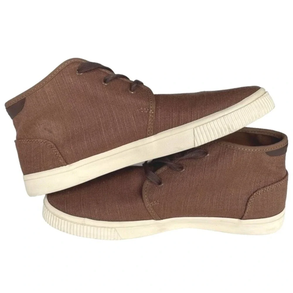 Toms discover versatile
