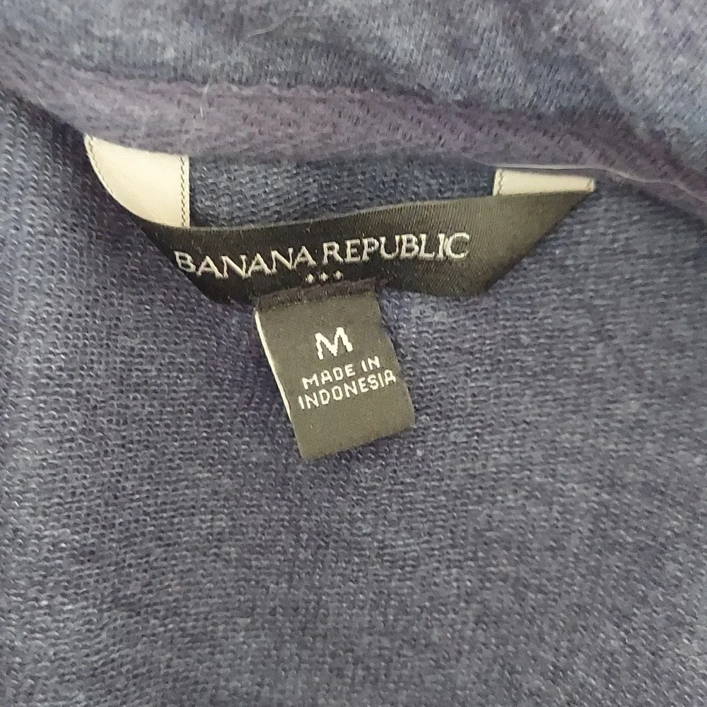 Banana Republic lightweight hooded description