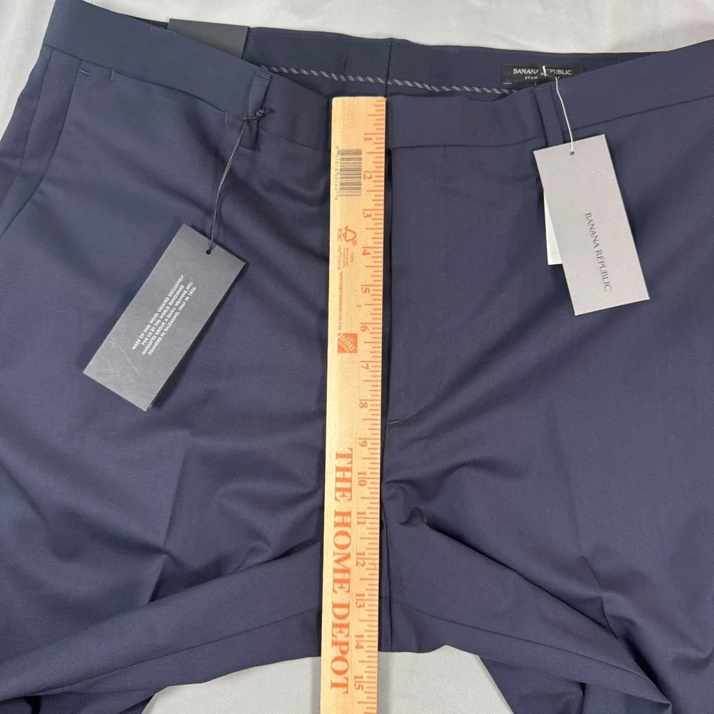 Banana Republic them navy tag