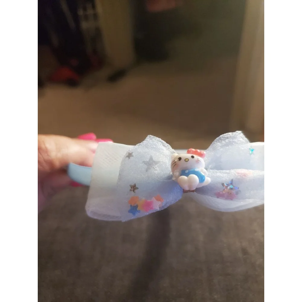 None light adorned bow