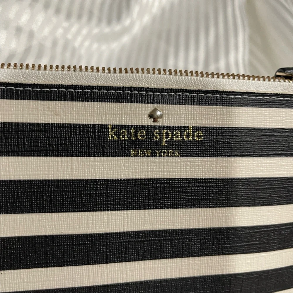 kate spade elegant wristlet