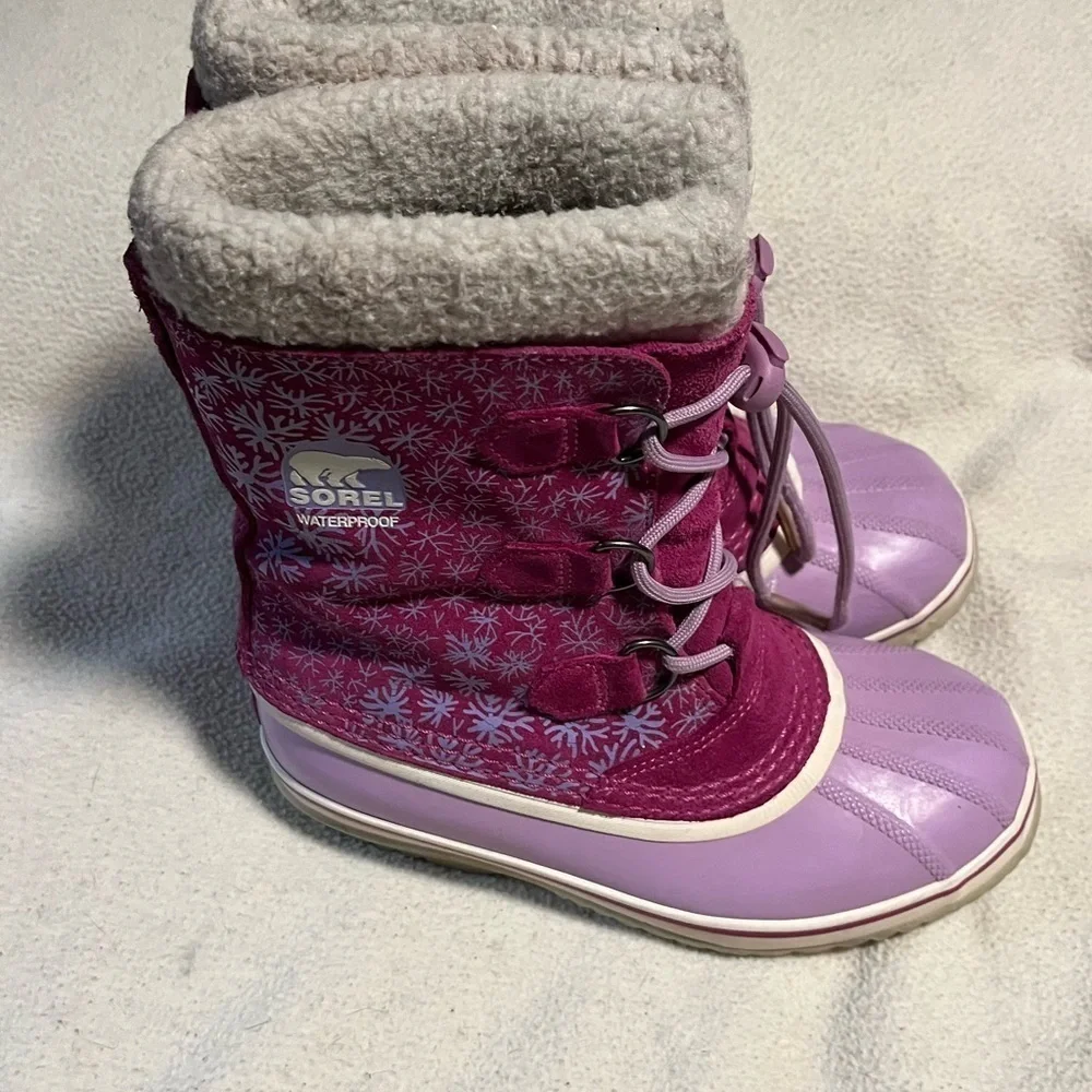 Sorel front snowflake sturdy