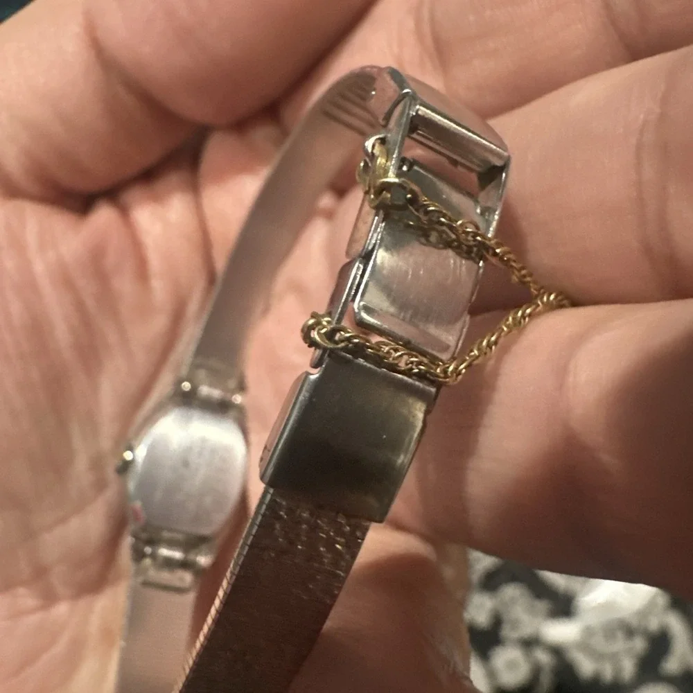 Working Vintage SEIKO Ladies 1100-1519 Manual Wind Watch 16mm For Big Wrist 7.25