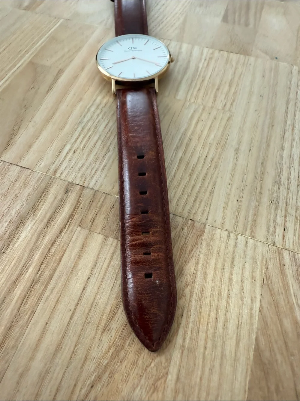 Daniel Wellington ladies rose gold tone brown leather watch NEW BATTERY