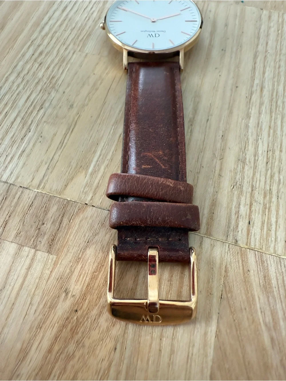 Daniel Wellington ladies rose gold tone brown leather watch NEW BATTERY