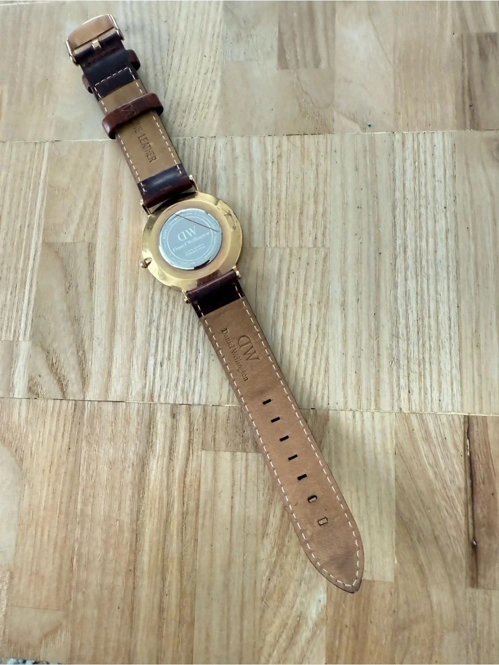 Daniel Wellington ladies rose gold tone brown leather watch NEW BATTERY