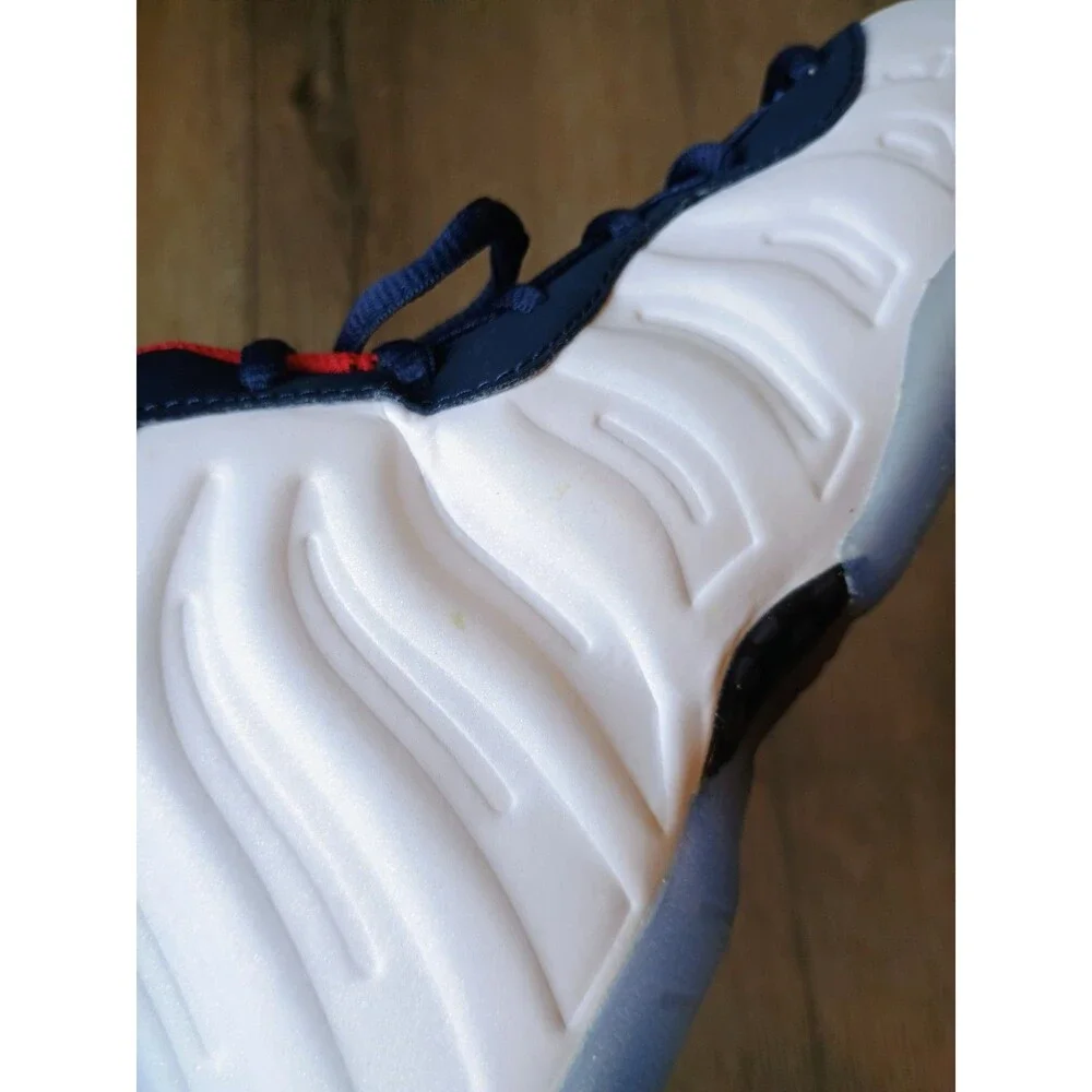 Nike as spots dirty