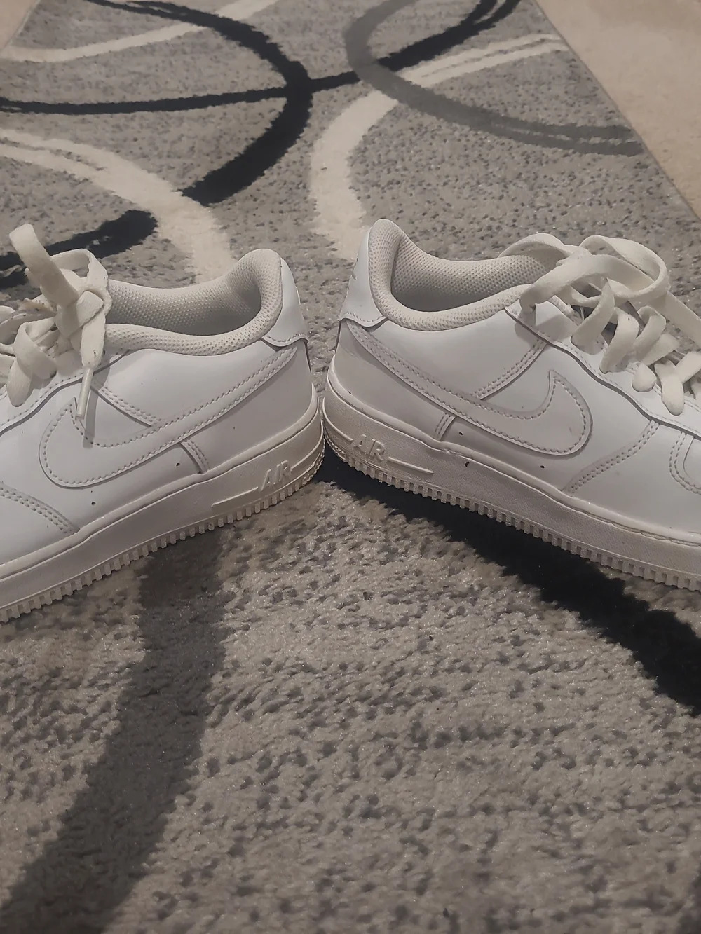 Nike versatile white