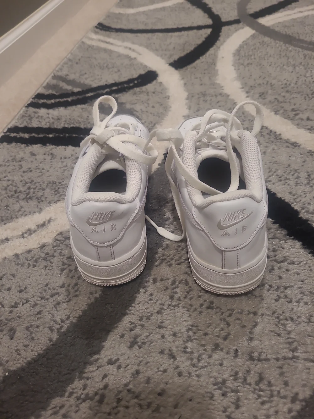Nike versatile white